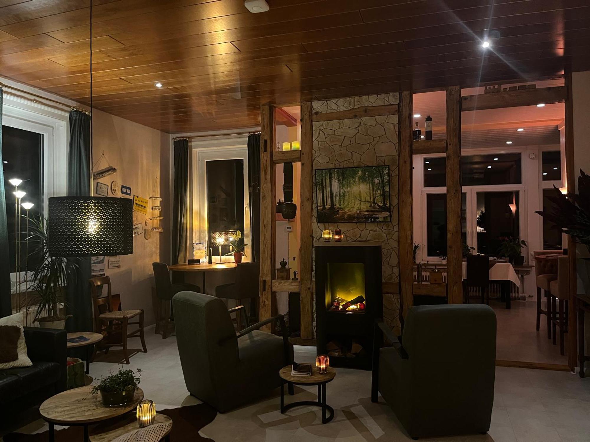 Haus Am See บัดซัคซา ภายนอก รูปภาพ